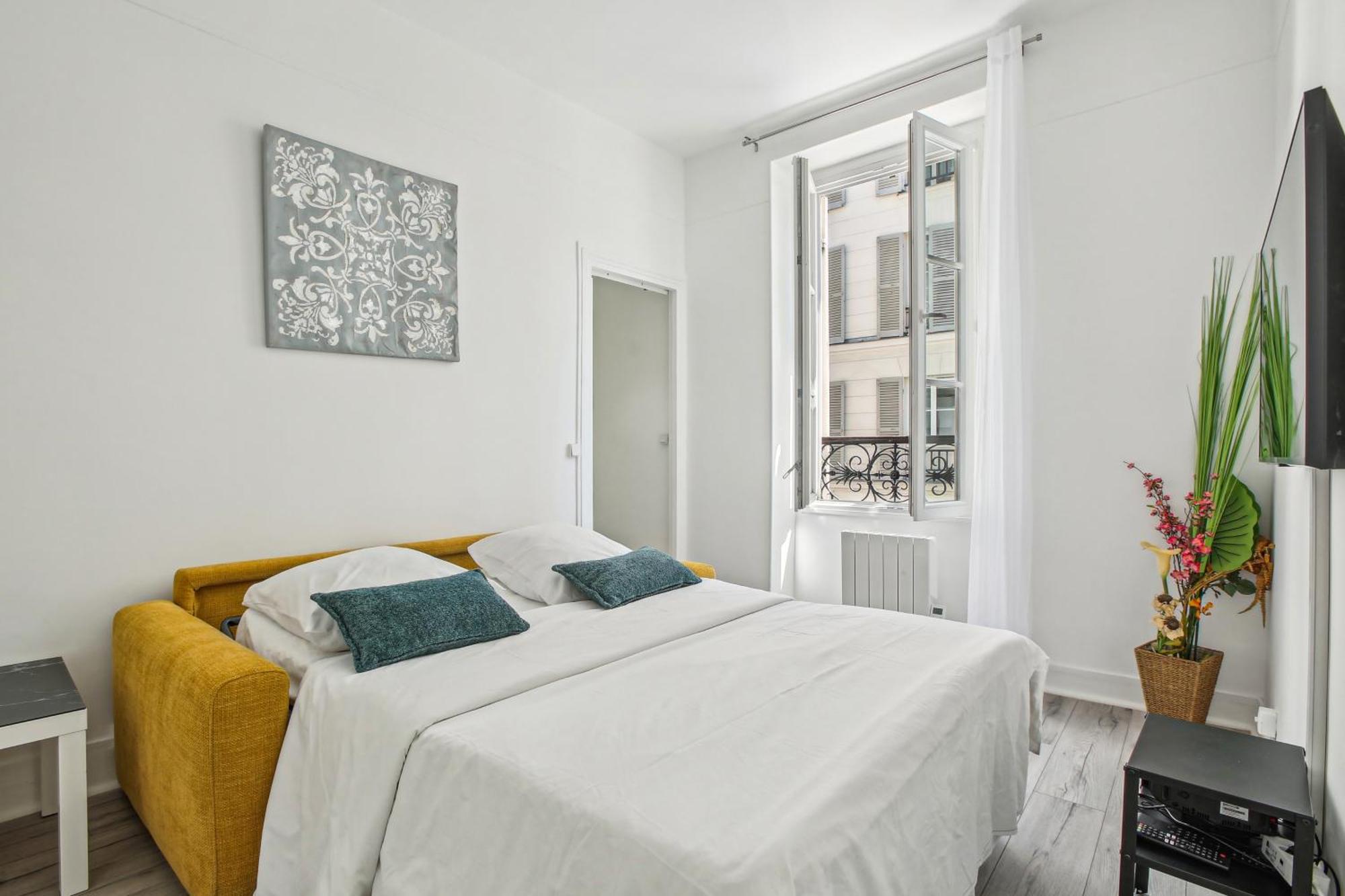 Chic And Comfortable Apart Paris Exterior photo